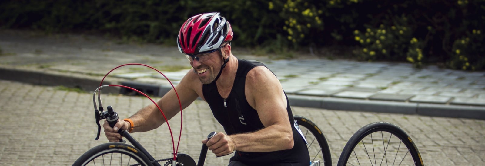 Cover spreker Maurice Wiegman racefiets